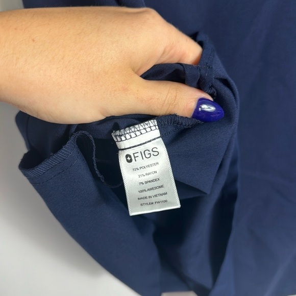 Figs Casma Three-Pocket Scrub Top Navy Blue Size Large - Picture 8 of 11
